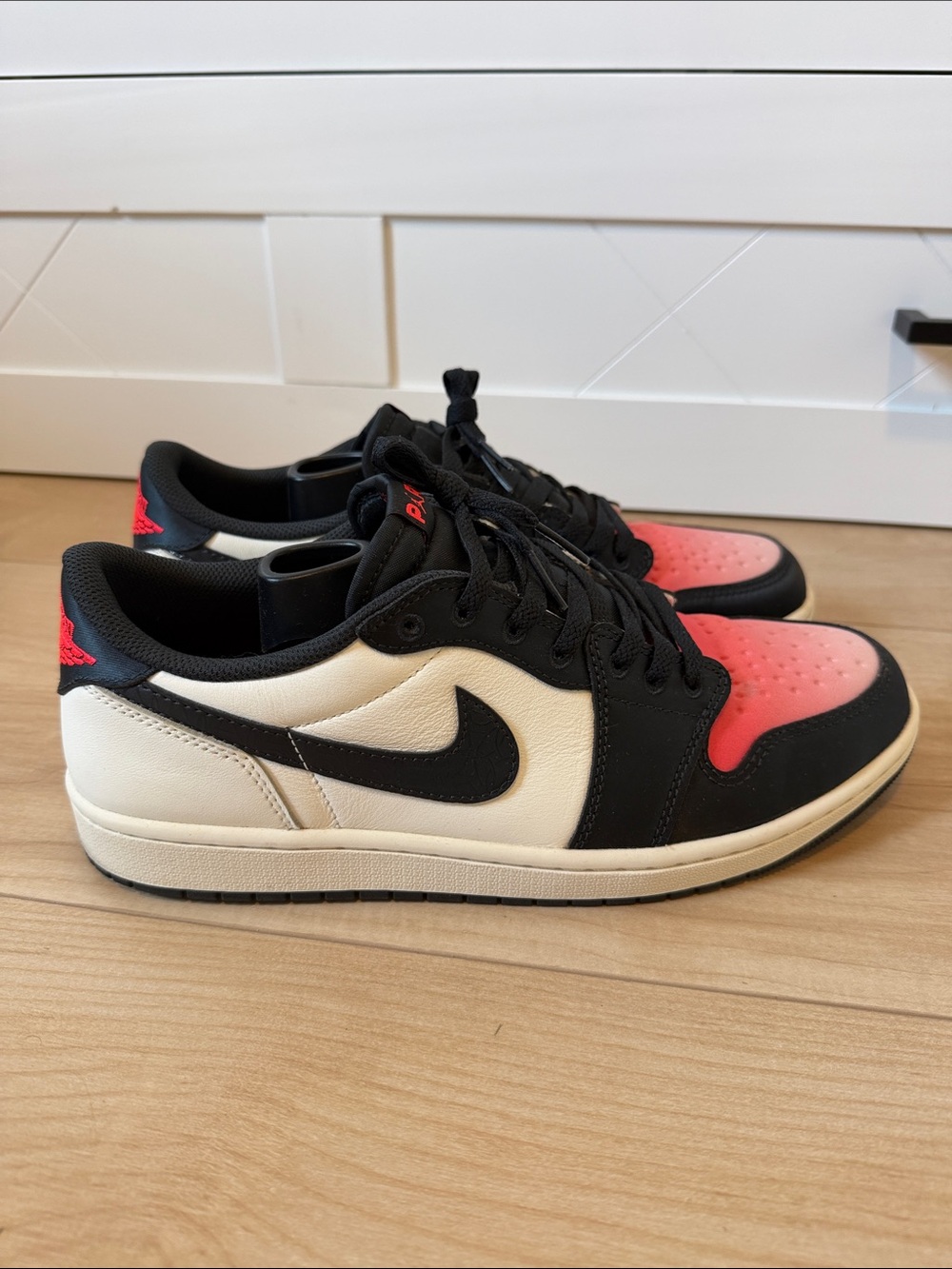 Nike Air Jordan 1 Low - Black/White/Red Fade